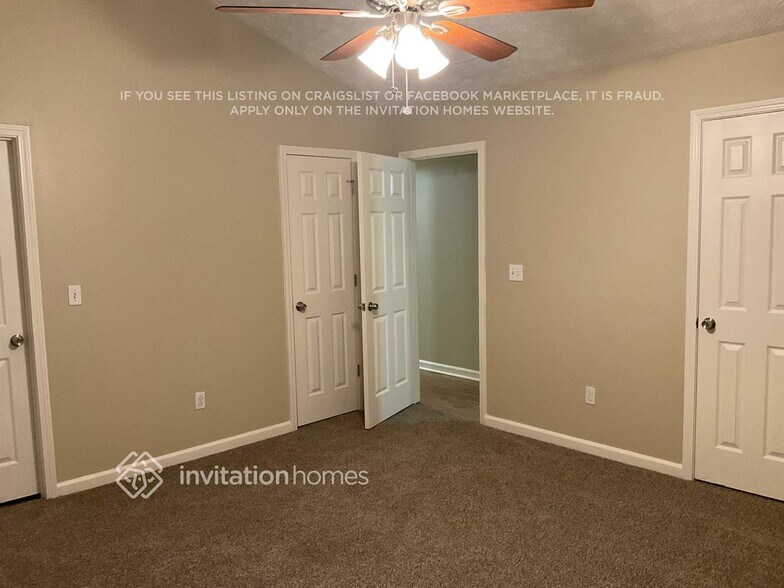 Building Photo - 2849 Meadow Dr