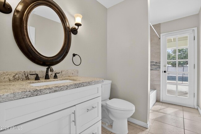 Building Photo - 6843 E Redfield Rd