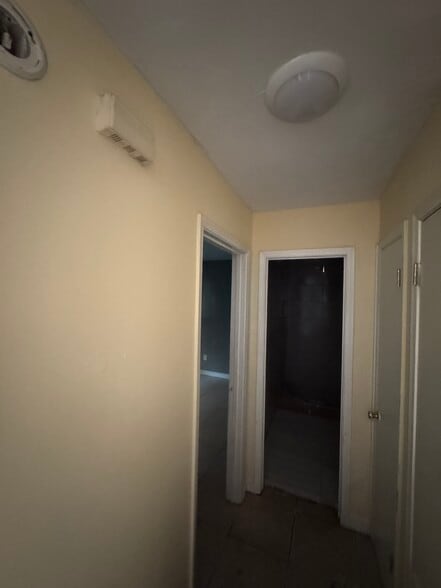 Building Photo - 1863 Nekoma Ct