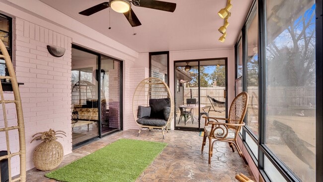 Building Photo - Fully furnished Airbnb with a pool