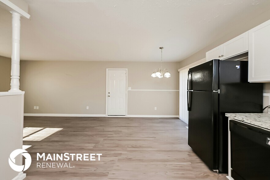 Building Photo - 4975 Manor Dr SW