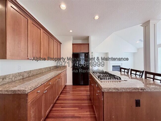 Building Photo - 4143 NW Meisner Dr
