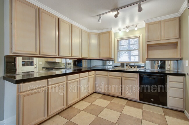 Building Photo - 408 Cleveland St