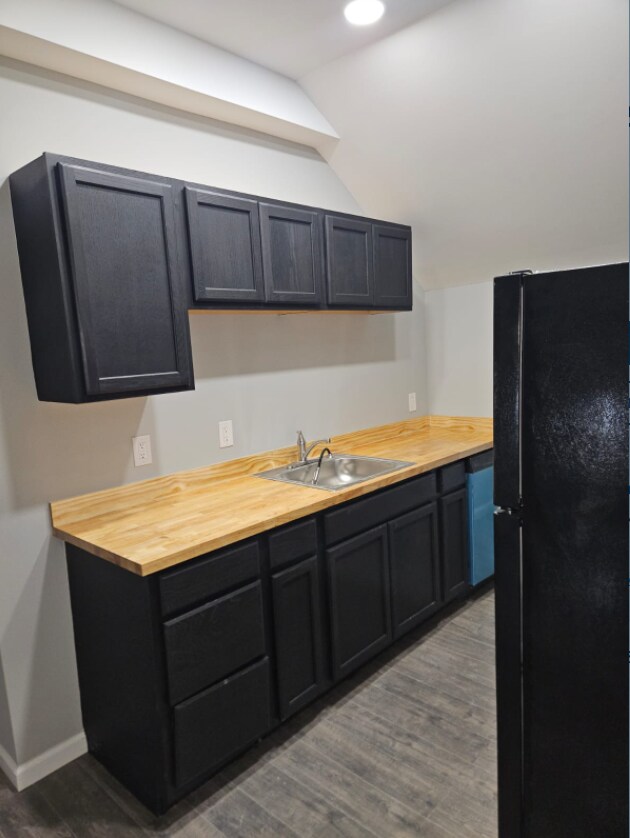 Building Photo - 158 Cliff St