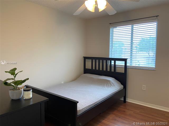 Building Photo - 7026 SW 164th Ct