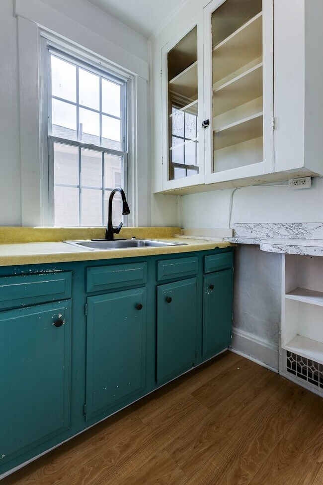 Building Photo - 275 Lelia St