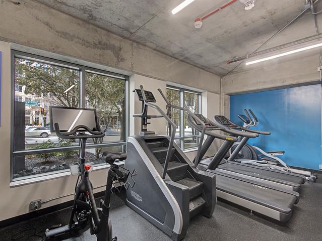 Building Photo - 1999 McKinney Ave