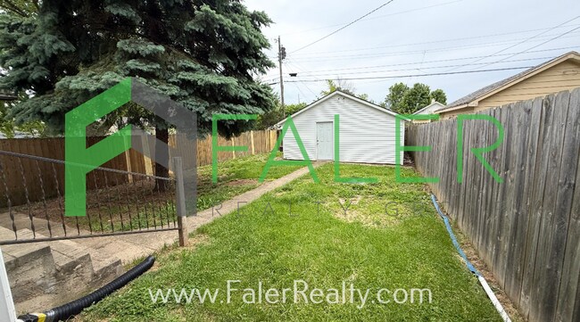 Building Photo - Adorable 2-Bedroom Bungalow
