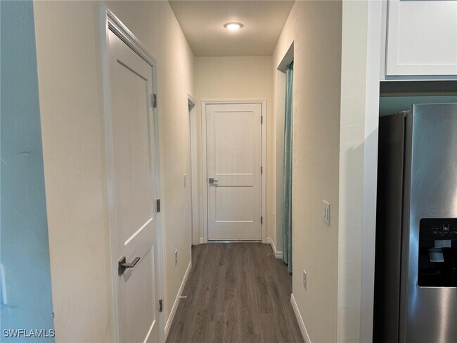 Building Photo - 2515 SW 2nd Terrace