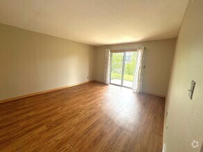 Building Photo - 280 E Highline Cir