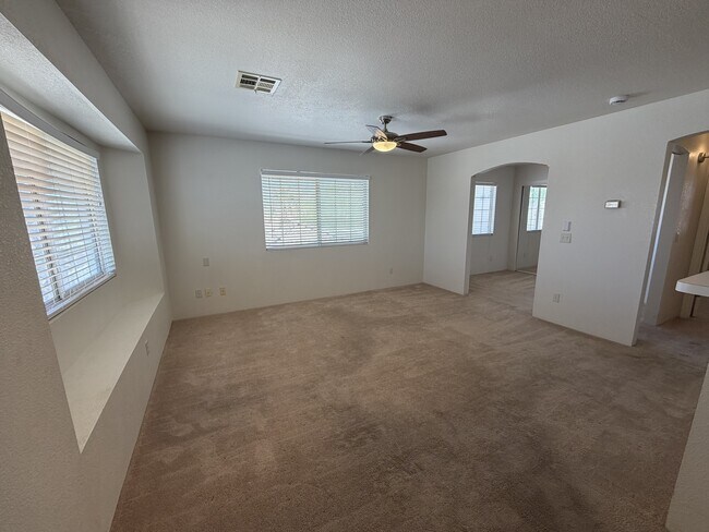Building Photo - 3423 McCormick Blvd