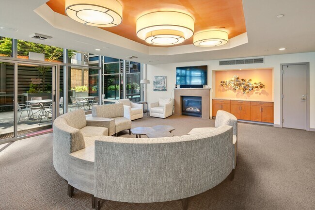 Building Photo - 2033 2nd Ave