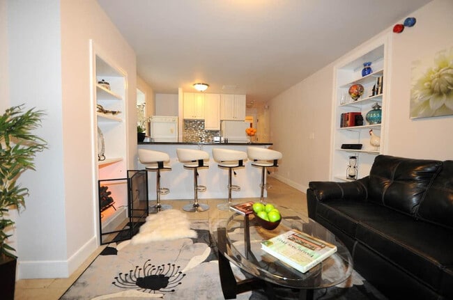 Building Photo - 724 East Capitol St NE