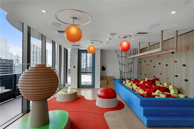 Building Photo - 1000 Brickell Plaza