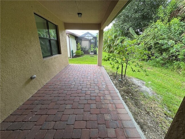 Building Photo - 1751 Willows Sq