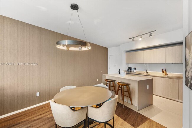 Building Photo - 4111 S Ocean Dr