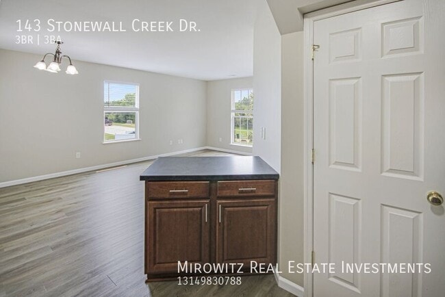 Building Photo - 143 Stonewall Creek Dr