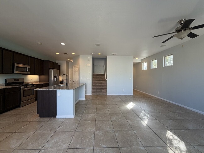 Building Photo - 4 BED 2.5 BATH 2 CAR GARAGE SINGLE FAMILY HOME W/ FULLY LANDSCAPED BACKYARD. THIS WAS FORMER MODE...