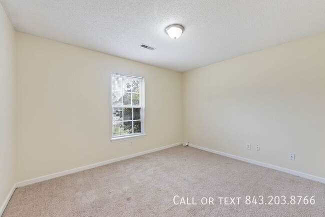 Building Photo - 202 Saturn Ct