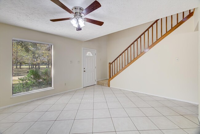 Building Photo - 2807 Planters St