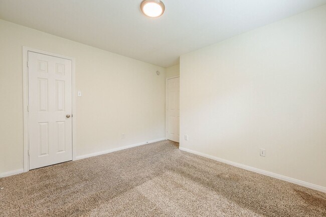 Building Photo - 11123 Overland Trail Dr