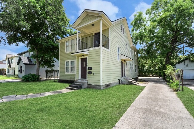 Building Photo - 3012 Isabella St
