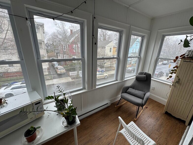 Building Photo - 44 Gorham St