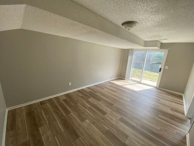 Building Photo - 3101 SE 17th St