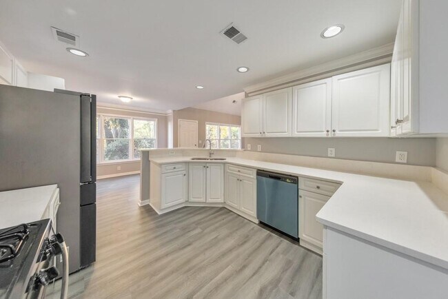 Building Photo - 4804 Thicket Path NW