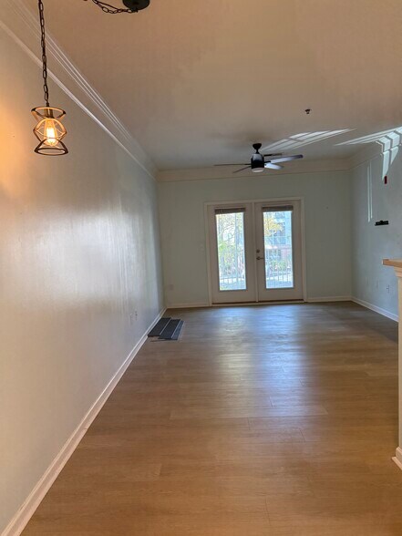 Building Photo - 1755 Central Park Rd