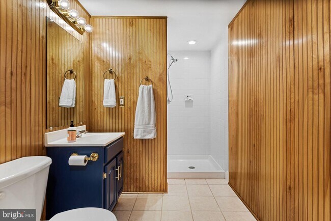 Building Photo - 1 Glenhurst Ct