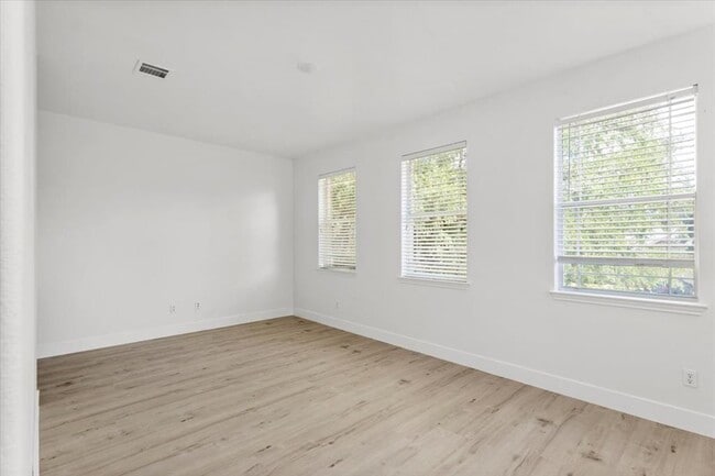 Building Photo - 3702 Tall Cedars Rd
