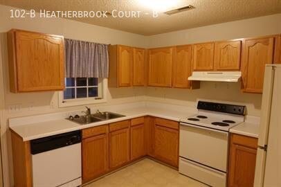 Building Photo - 102 Heatherbrook Ct