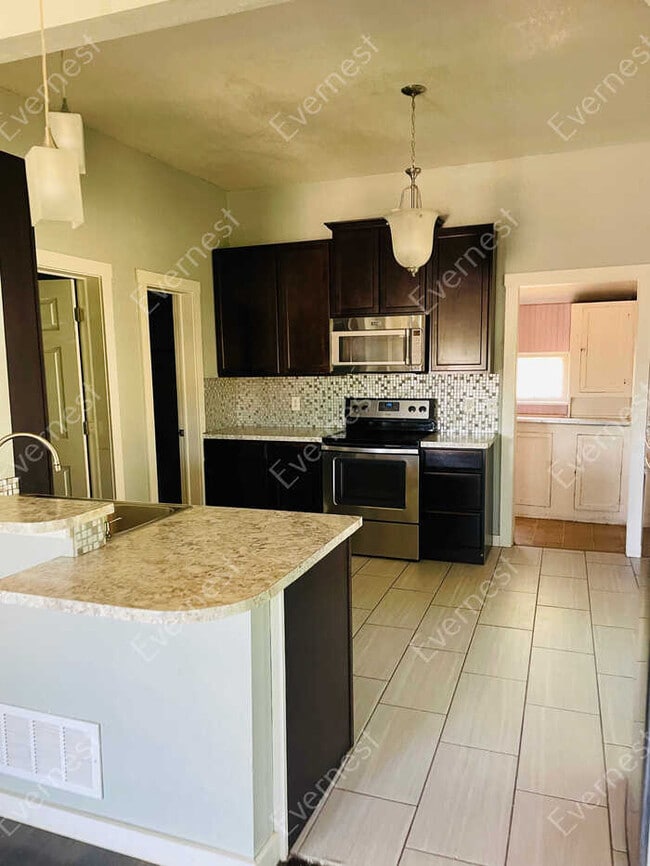 Building Photo - 111 Riverside Ave