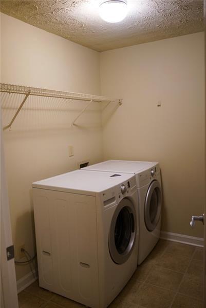 Building Photo - 4001 Riverlook Pkwy SE