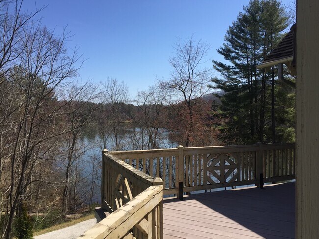 Building Photo - 65 Orvis Stone Cir