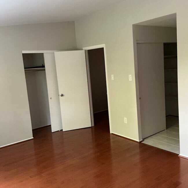 Building Photo - 8946 Skyrock Ct