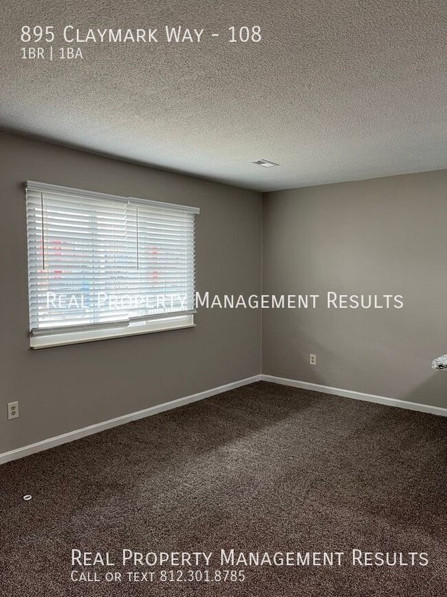 Building Photo - 895 Claymark Way