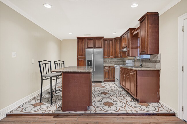 Building Photo - 1407 Avenue I