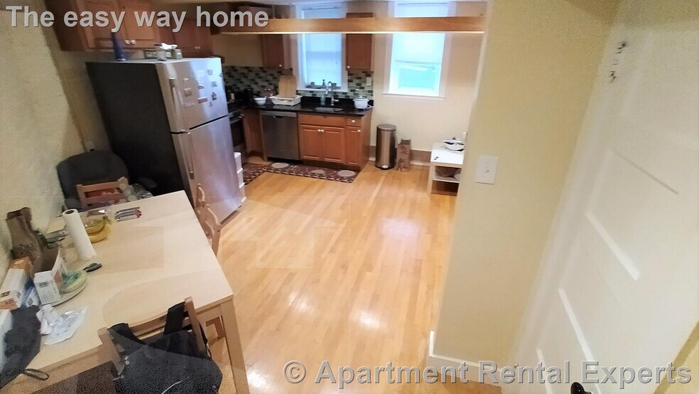 Building Photo - 156 Magazine St