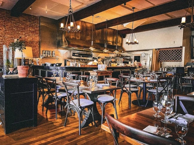 Building Photo - 11970 Montana Ave