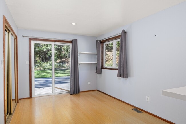 Building Photo - 1801 Wagon Trail Dr