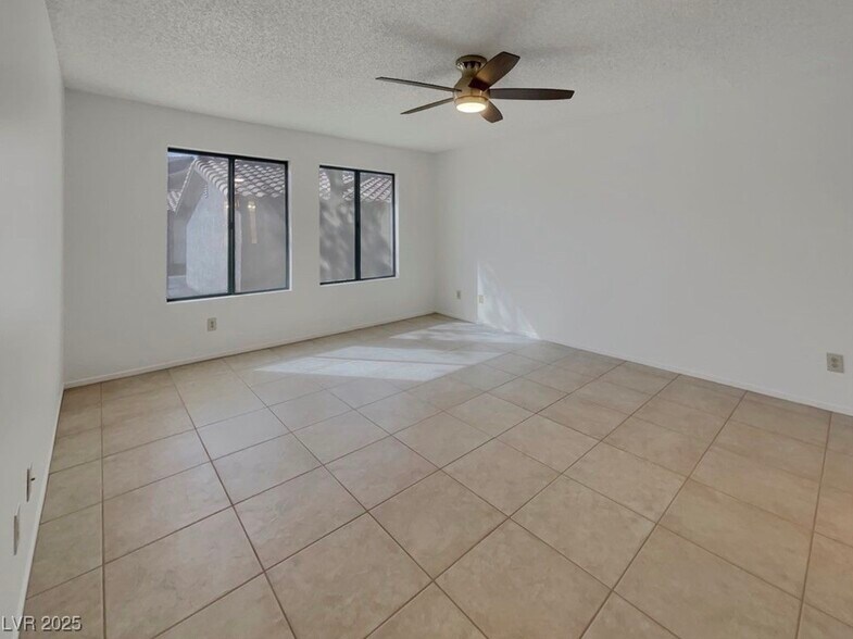 Building Photo - 1575 W Warm Springs Rd