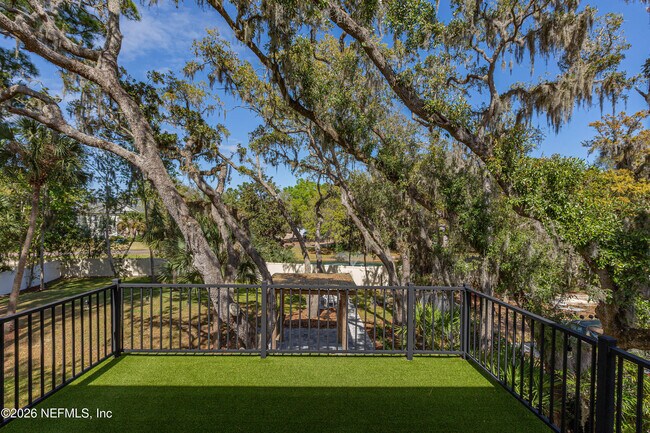 Building Photo - 5631 Heckscher Dr