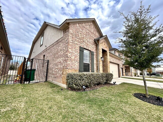 Building Photo - Spacious & Beautiful 3/BR 2/BA Two-Level Home with Garage & Fenced Yard