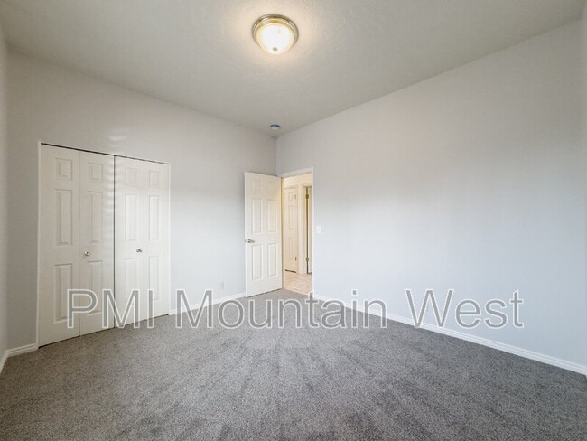 Building Photo - 1123 S 1500 E