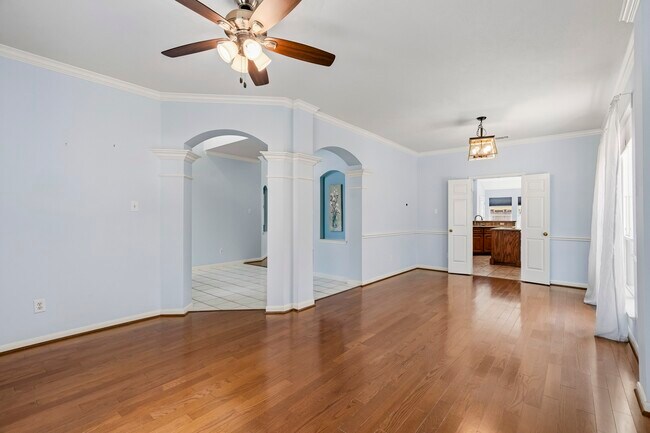 Building Photo - 2123 Mossy Trail Dr