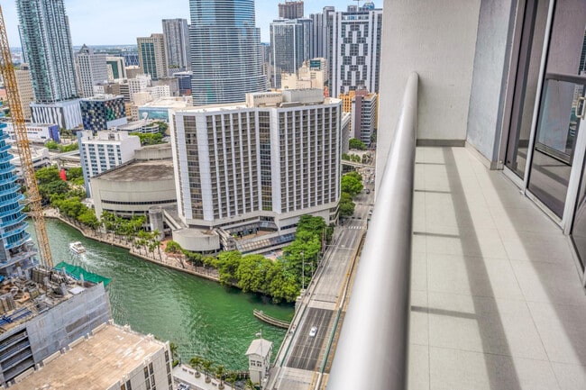 Building Photo - 485 Brickell Ave