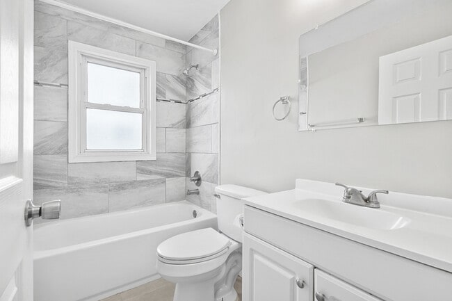 Building Photo - 3522 23rd St