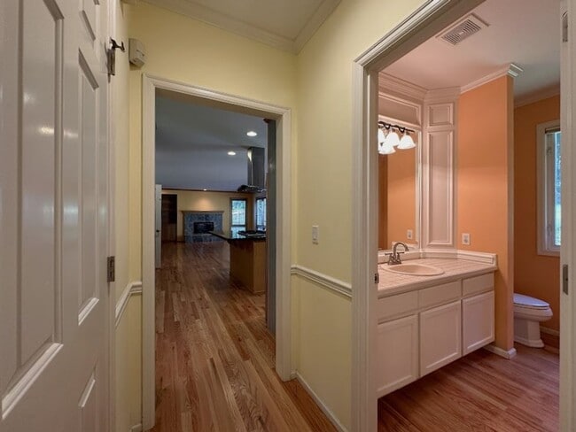 Building Photo - Luxury living in Gig Harbor!